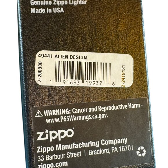 Introducing the Zippo Alien Design Galaxy Print Lighter (Model 49441), a distinc - Picture 10 of 11